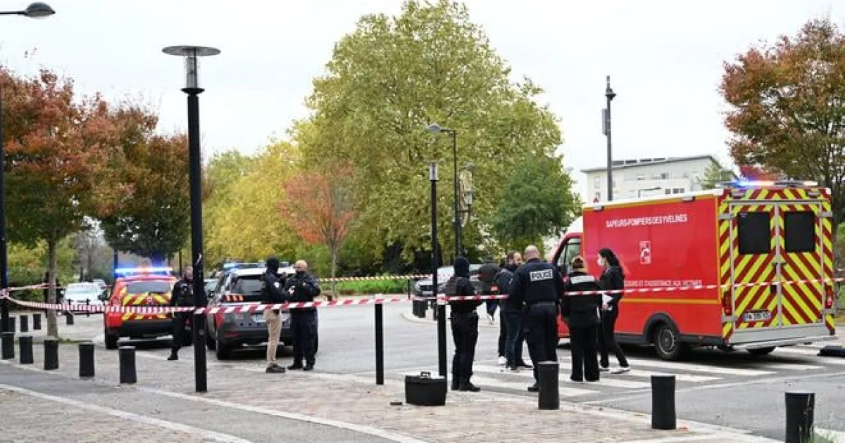 Streľba pri Paríži bola teroristickým činom. Útočníka zadržali