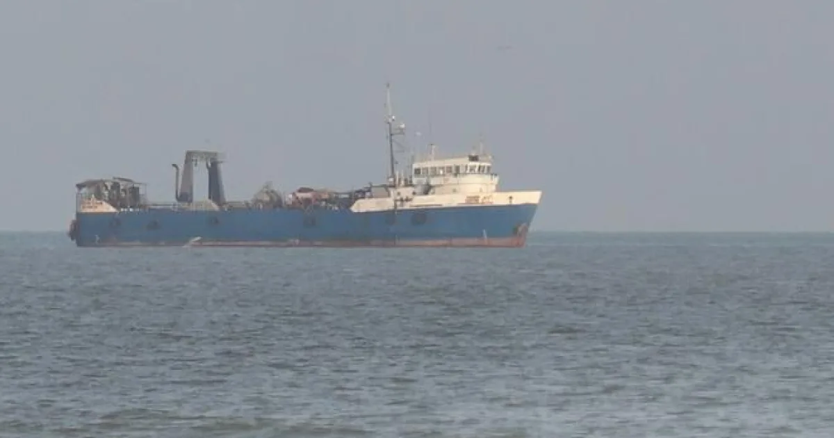 V Hormuzskom prielive horel tanker po zrážke s mínou
