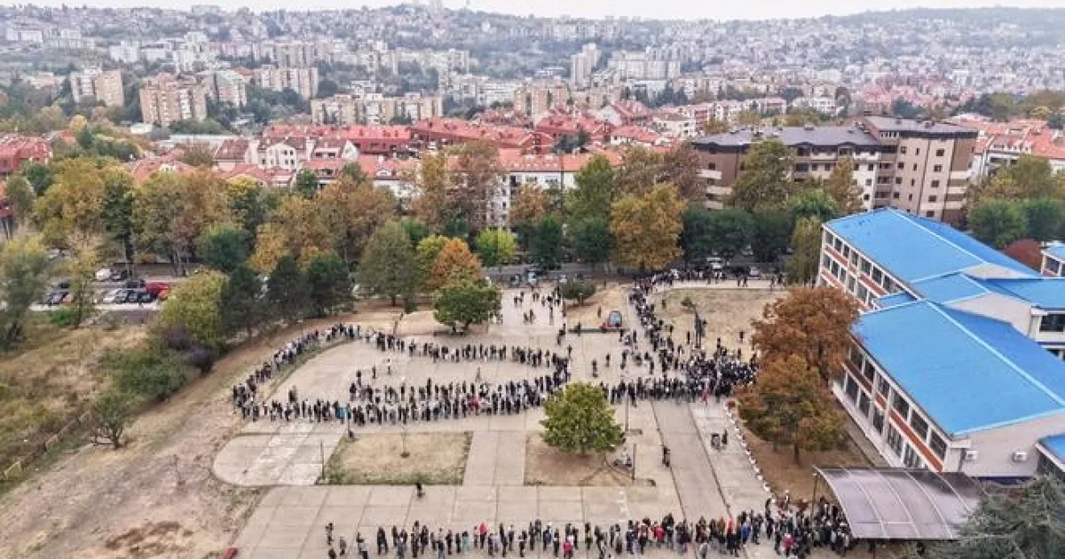 Vysoká účasť sprevádza predčasné parlamentné voľby na Slovensku