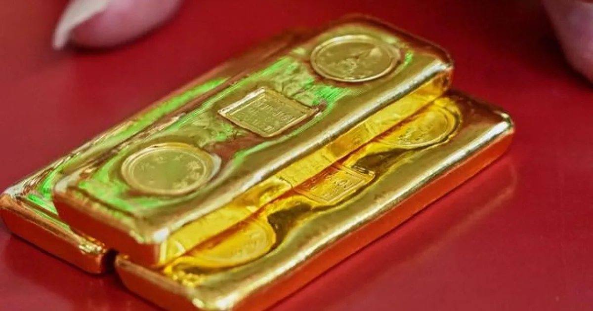 Zlaté tehličky zdraželi, cena zlata na začiatku nového týždňa mierne vzrástla