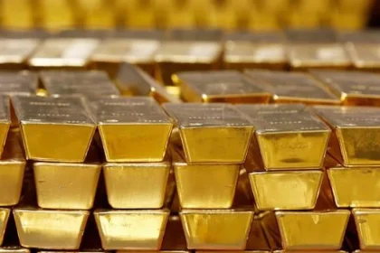 Zlato zlacňuje už tretí deň, investori čakajú na údaje o inflácii v USA